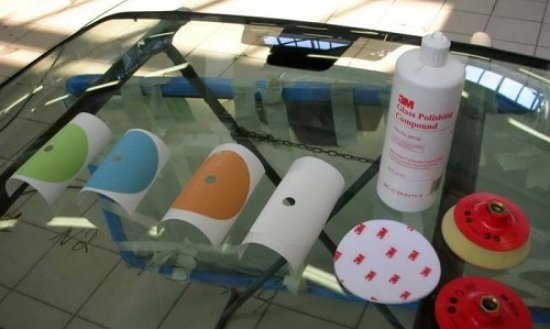 Средства для полировки стекла автомобиля
