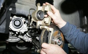Фото ремонта тормозной системы авто, kursauto.com