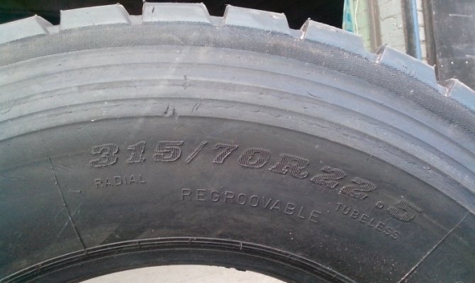Фото восстановленной грузовой шины